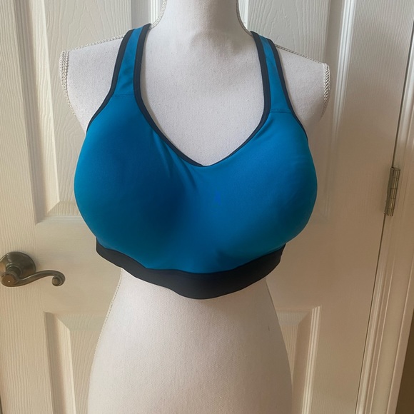 Champion Power Shape Sport Bra - Picture 2 of 5